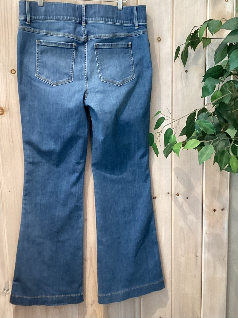 Spanx NWT Shaping Flare Jeans Size 16 Petite - Picture 4 of 5